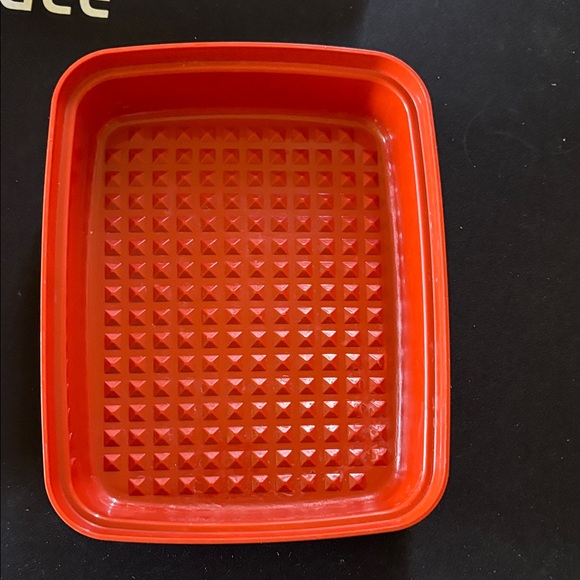 Tupperware Red and Cream Food Storage Containers Set - Picture 4 of 8